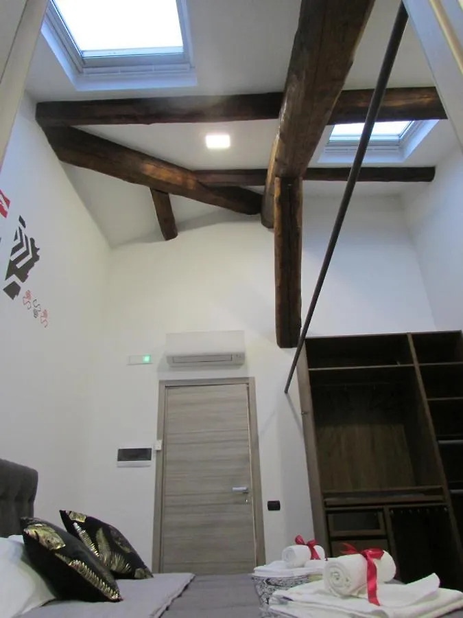 Attico 53 Camere Verona 0*,  Italy