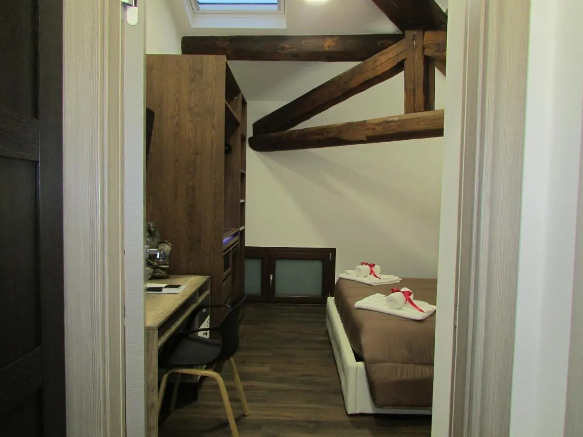 Attico 53 Camere Verona