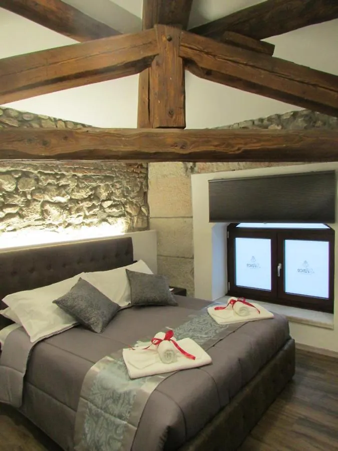 Attico 53 Camere Verona Italy