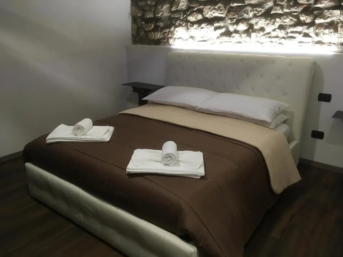 Attico 53 Camere Verona Italy